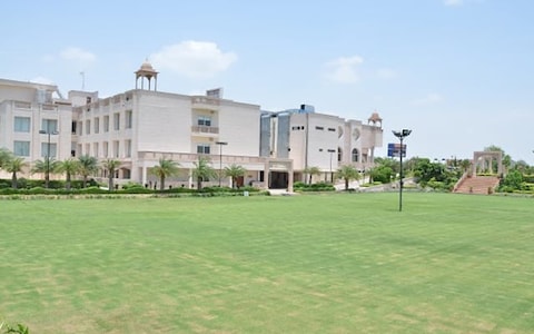 Grand Hira Resort